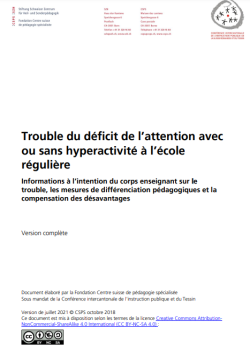 Trouble du déficit de l'attention avec ou sans hyperactivité régulière à l'école 